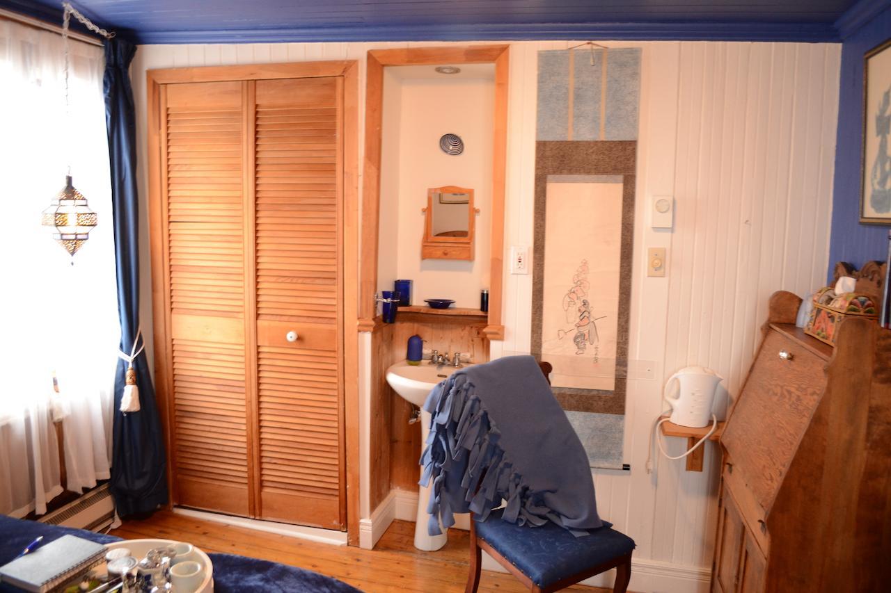 Gite Au Toit Bleu Bed & Breakfast Sainte-Famille Room photo